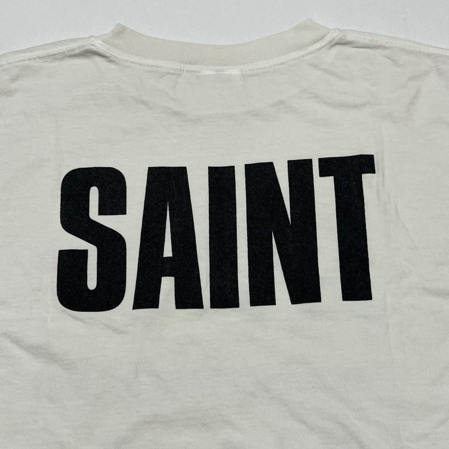 SAINT Mxxxxxx × FRIENDS FRD_SS TEE/FRIENDS/WHT American TV series Friends co-branded short-sleeves White stills TEE Beige S-XL Ready-made garments washed and distressed The top domestic printing factory God restored the correct accessories Friends co-branded wash mark Top purchasing level